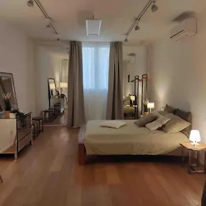 https://interno4home-in-centro-storico-con-posto-auto.emilia-romagnahotels.net